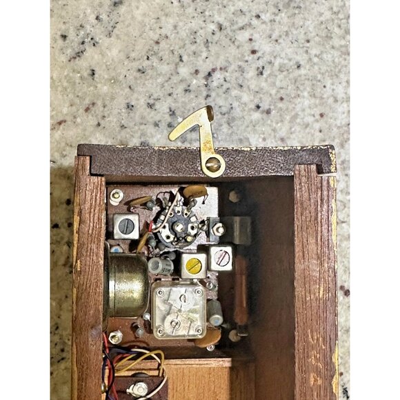 Vintage Ross Solid State Bookshelf Radio – Novelty Wooden Cabinet - Picture 10 of 12